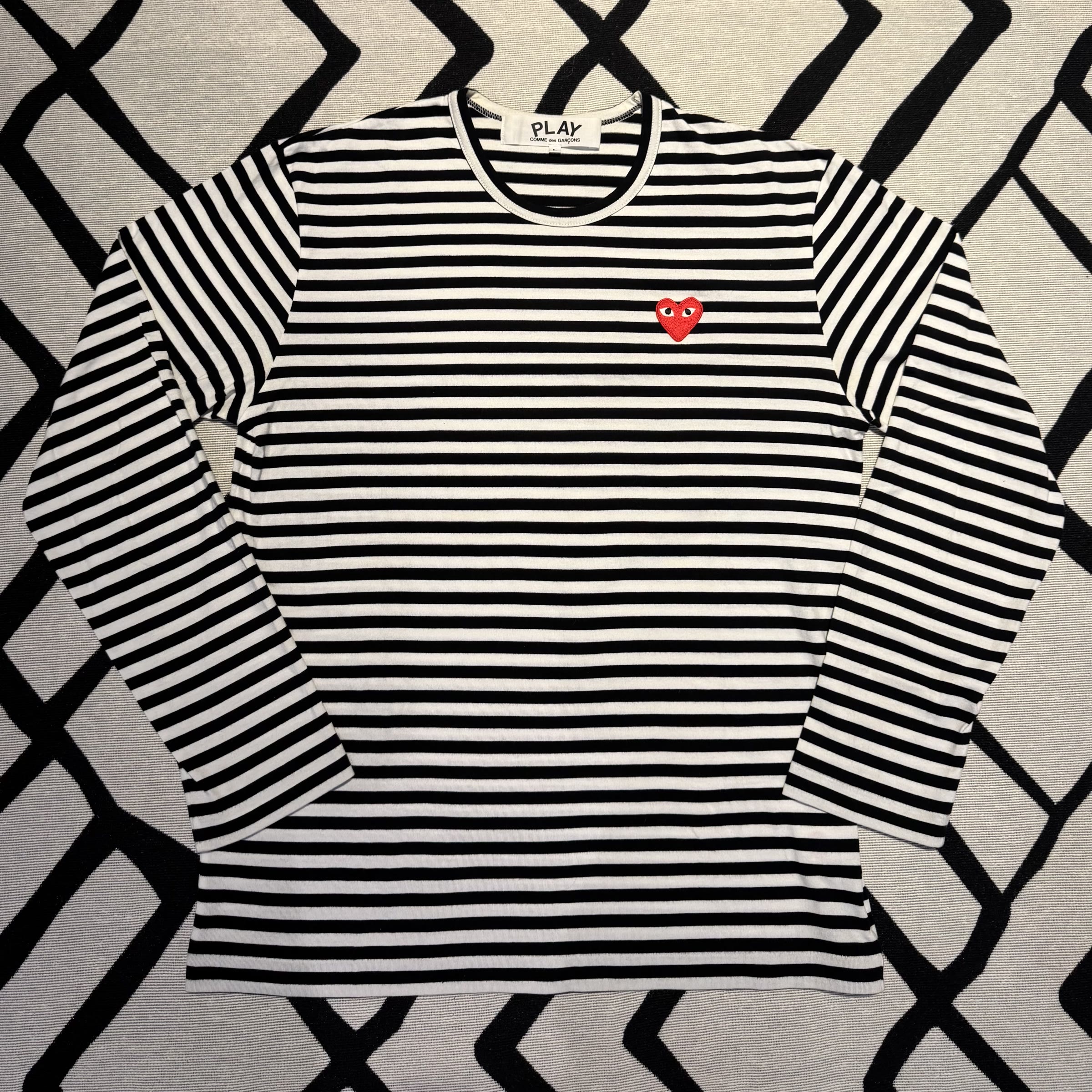 frente da camiseta listrada manga longa Comme des Garçons Play